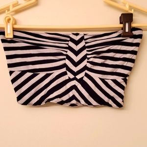 Black & white crop top